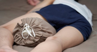 manfaat-tidur-peluk-guling-inthebox.jpg