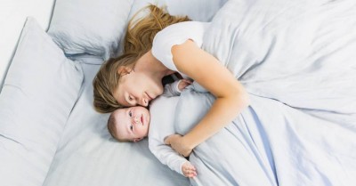 3 Posisi Tidur Setelah Melahirkan (Paling Nyaman)
